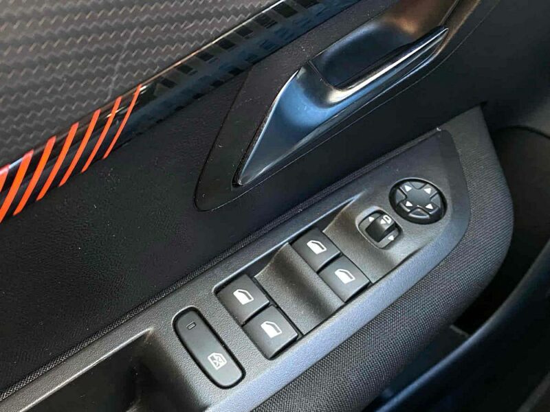 PEUGEOT 208 2022