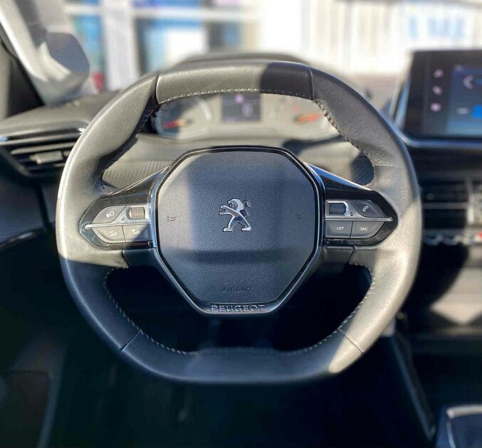 PEUGEOT 208 2022