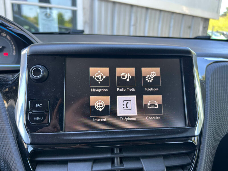 PEUGEOT 2008 2015