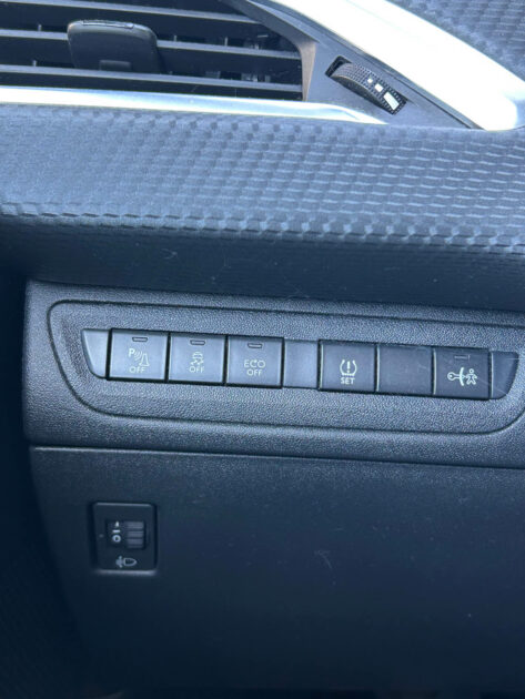 PEUGEOT 2008 2015