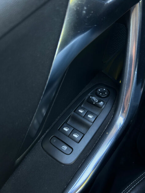 PEUGEOT 2008 2015