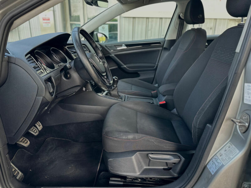 VOLKSWAGEN GOLF 2017