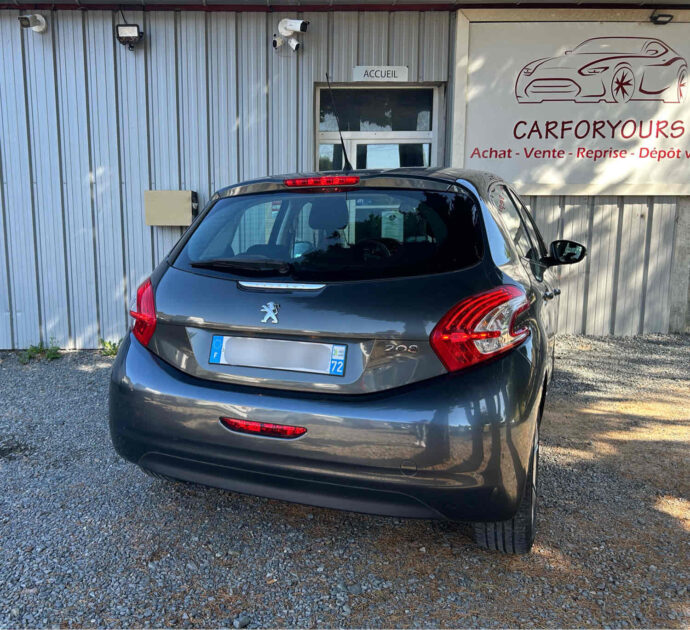 PEUGEOT 208 2013