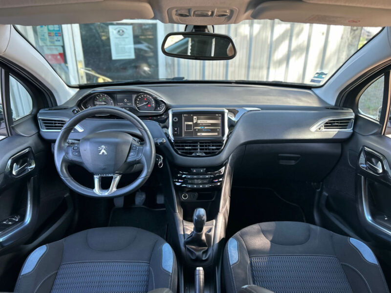 PEUGEOT 208 2013