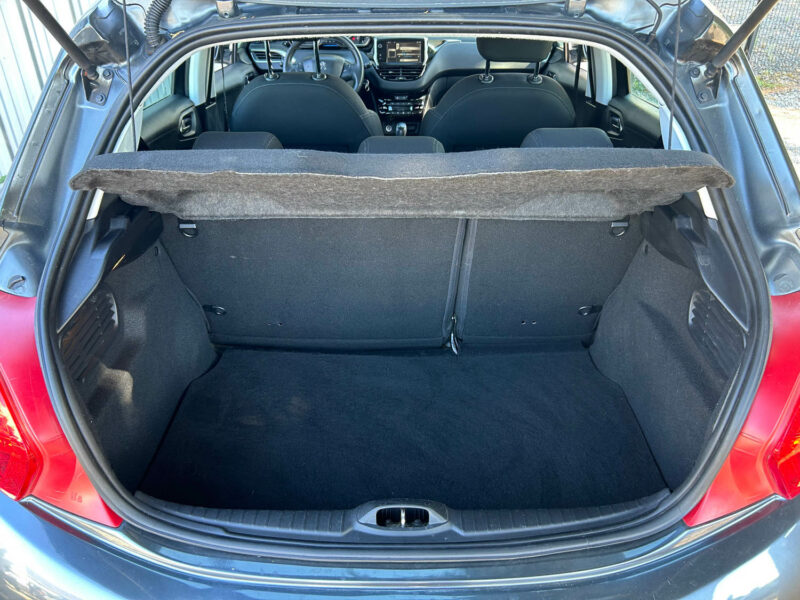 PEUGEOT 208 2013