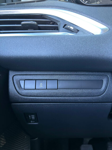 PEUGEOT 208 2013
