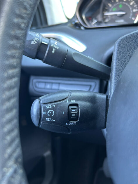 PEUGEOT 208 2013