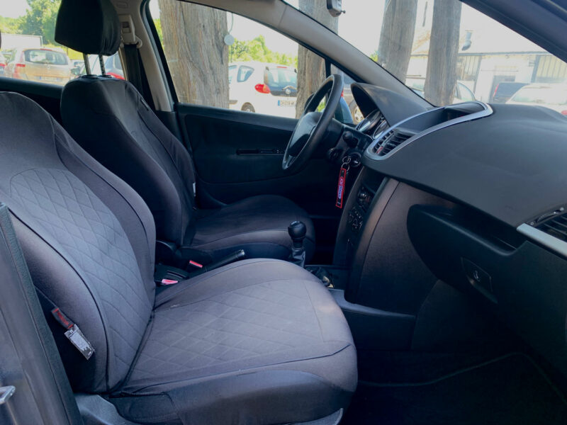 PEUGEOT 207 2006