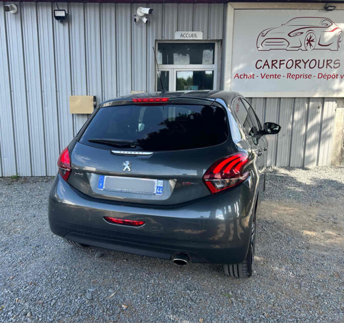 PEUGEOT 208 2017