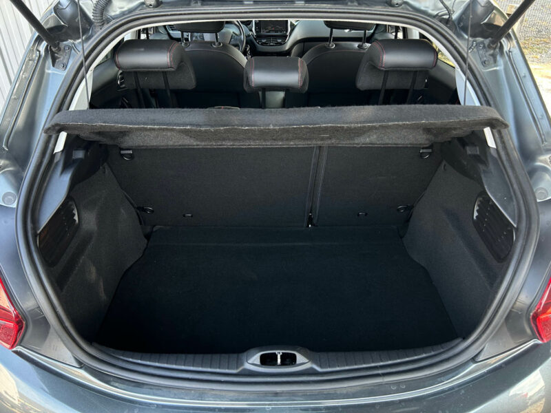 PEUGEOT 208 2017