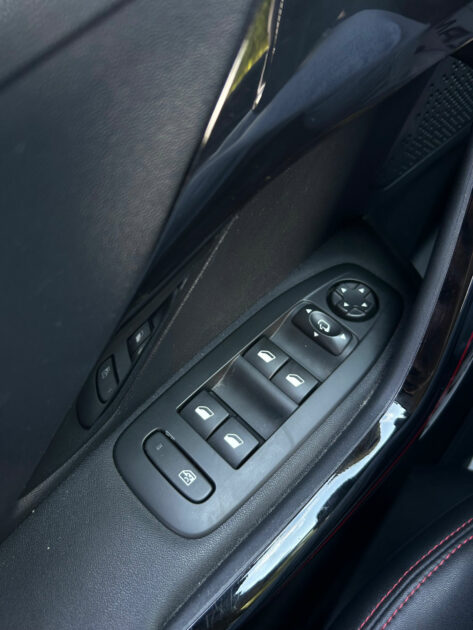 PEUGEOT 208 2017