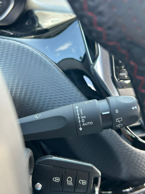 PEUGEOT 208 2017