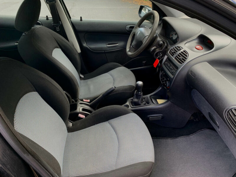 PEUGEOT 206 2004