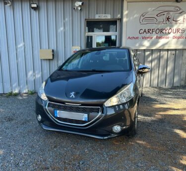 PEUGEOT 208 2013