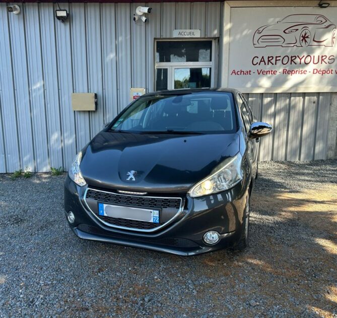 PEUGEOT 208 2013