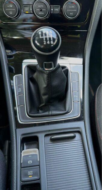 VOLKSWAGEN GOLF 2017